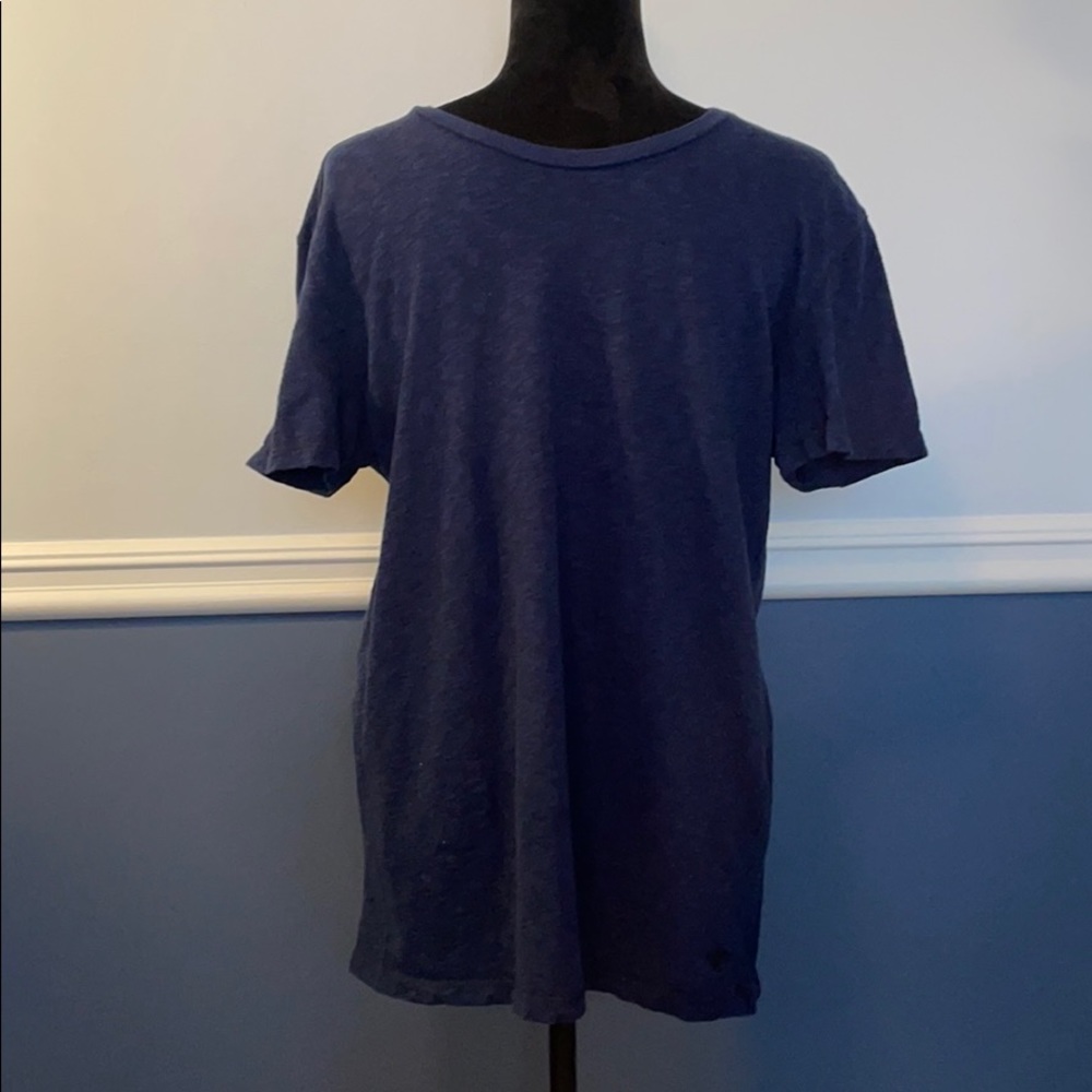 American Eagle T-Shirt - Size